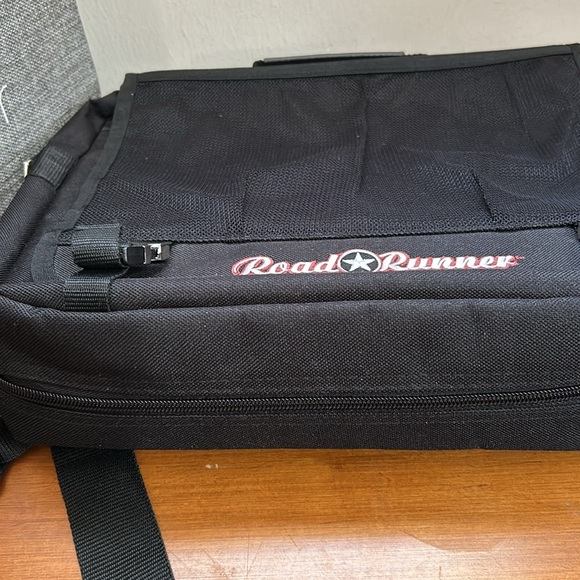 Vtg Road Runner Black Messenger, Musician, Gig, and Tote Bag. Expandable Bag. - Picture 5 of 15